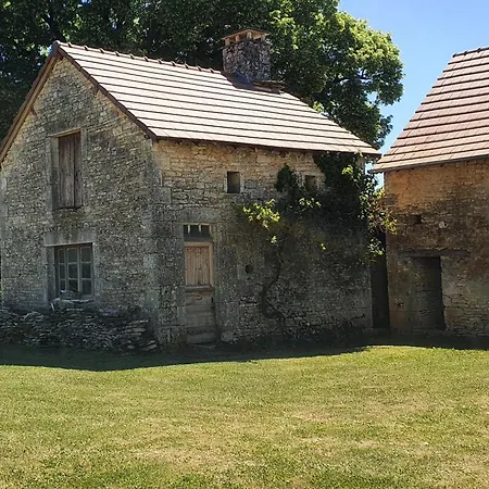 Holiday home Maison De Charme Avec Piscine En Perigord